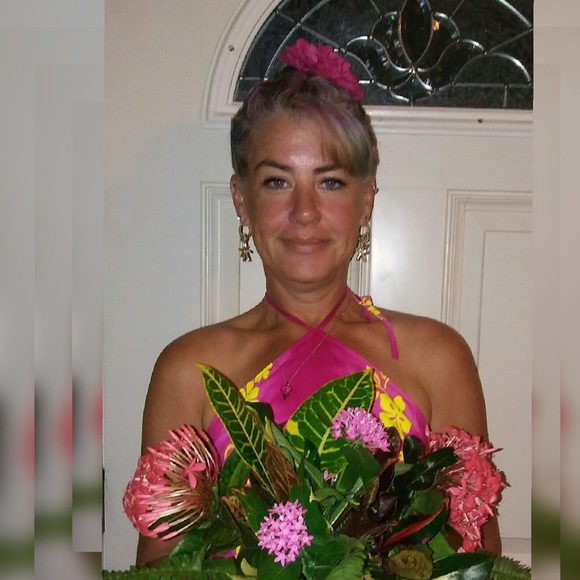 Meet your Posher, Jennifer - Picture 1 of 1